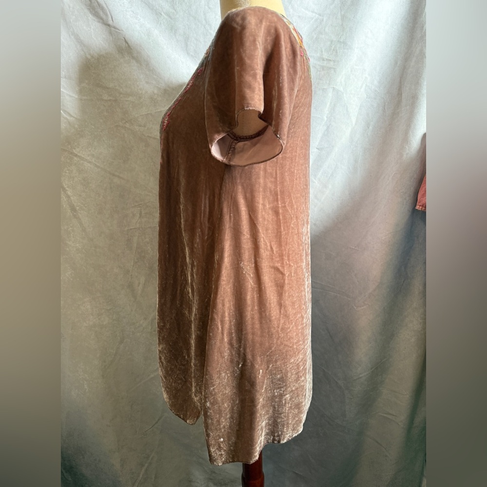 Johnny Was Cherelle Crushed Velvet Drape Tunic Top Embroidered Taupe Floral Boho - Picture 3 of 5
